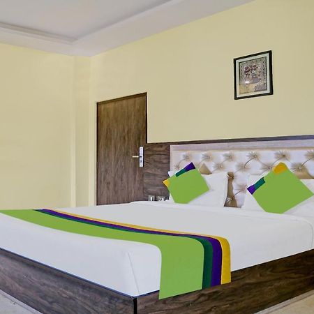Treebo Trend Gupta Inn Варанаси Экстерьер фото