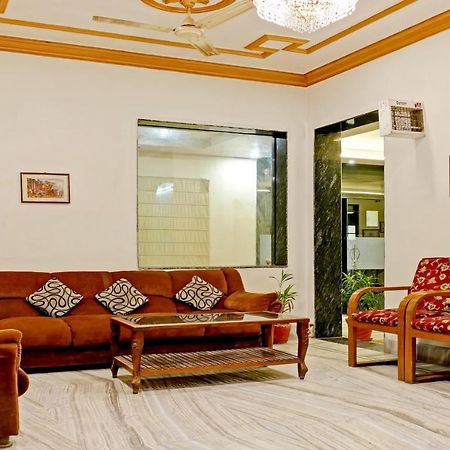Treebo Trend Gupta Inn Варанаси Экстерьер фото
