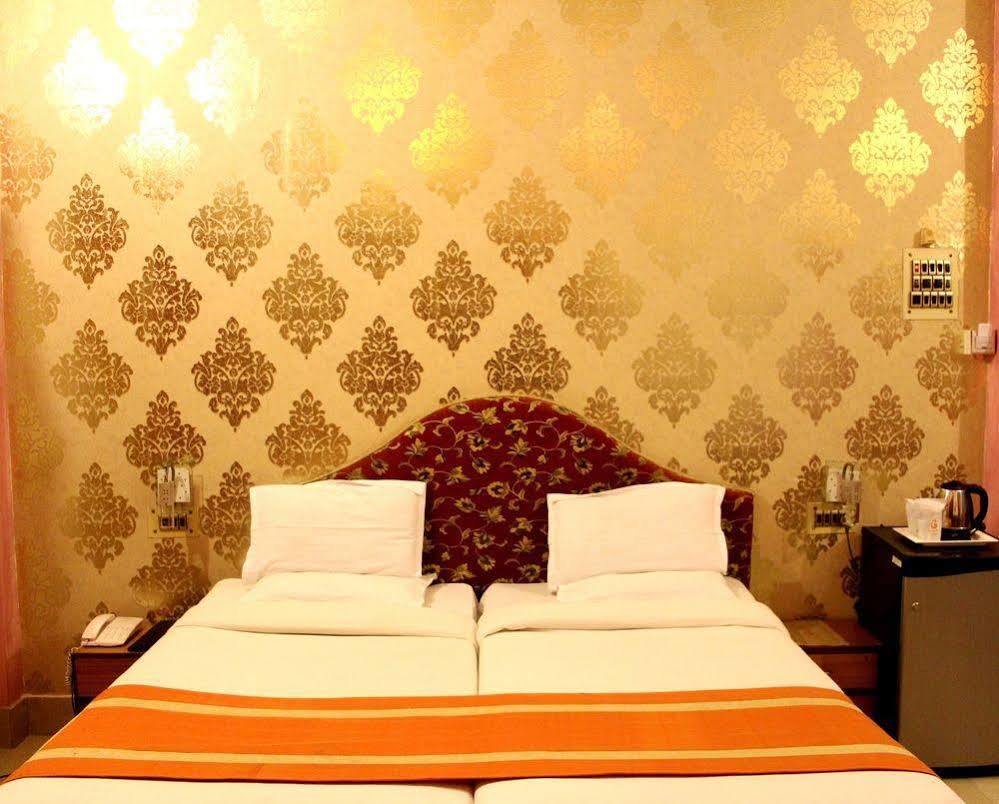 Treebo Trend Gupta Inn Варанаси Экстерьер фото