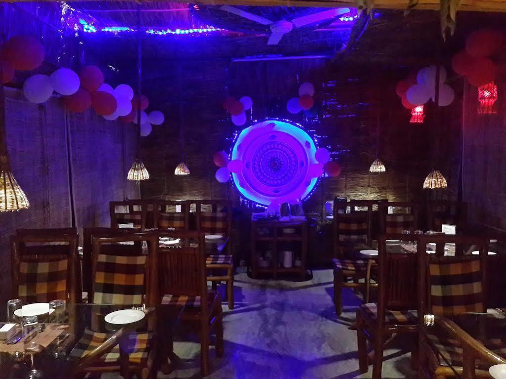 Treebo Trend Gupta Inn Варанаси Экстерьер фото
